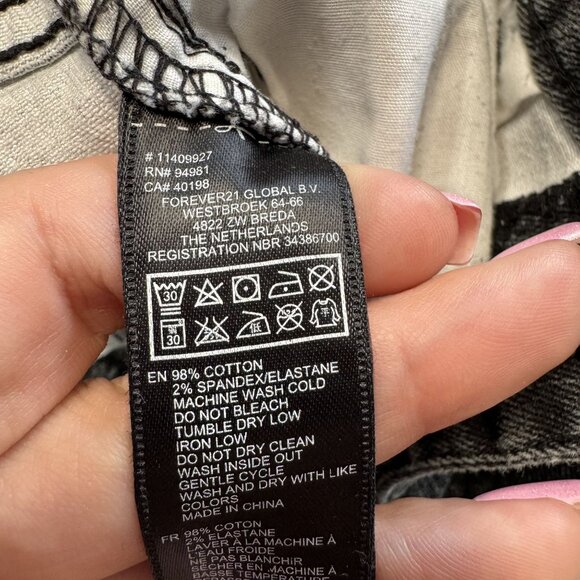 Forever 21 Womens US 28 Black Denim Star & Stripe Printed‎ High-Rise Shorts With - Picture 3 of 6